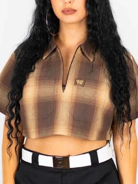 FB COUNTY WOMEN'S 1/2 ZIP UP CROP TOP